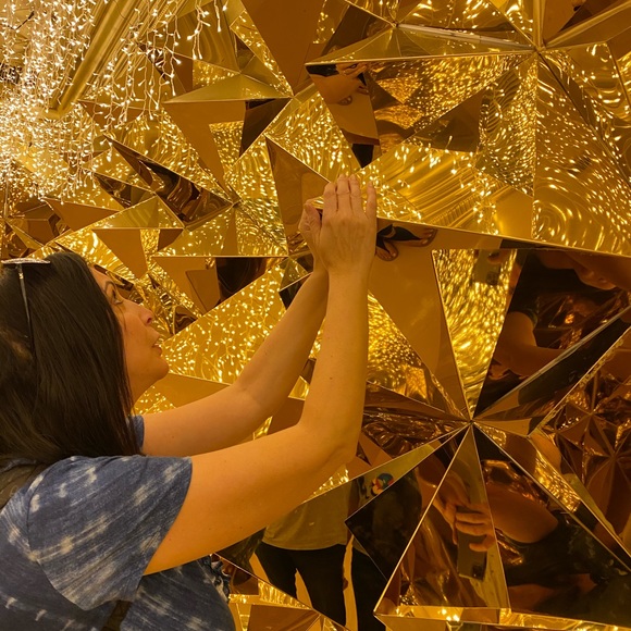 Meet your Posher, Michaela - Picture 2 of 2